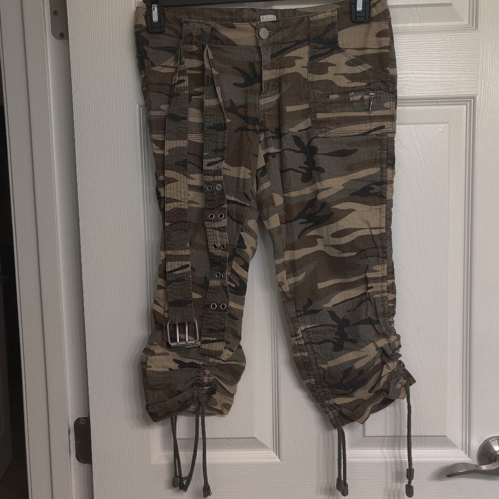 Route Y2K camouflage cotton-blend ruched Capri Cargo pants Gorpcore & belt (1/2)